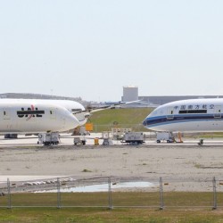 China Southern's first 787 on the right (B-2725)