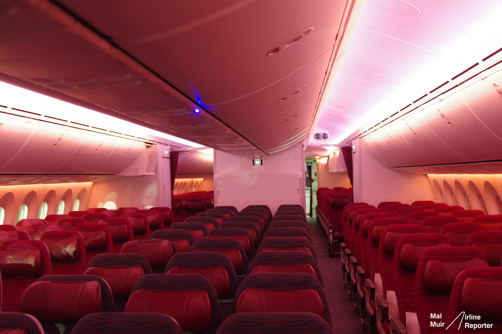 qatar airways economy class boeing 777