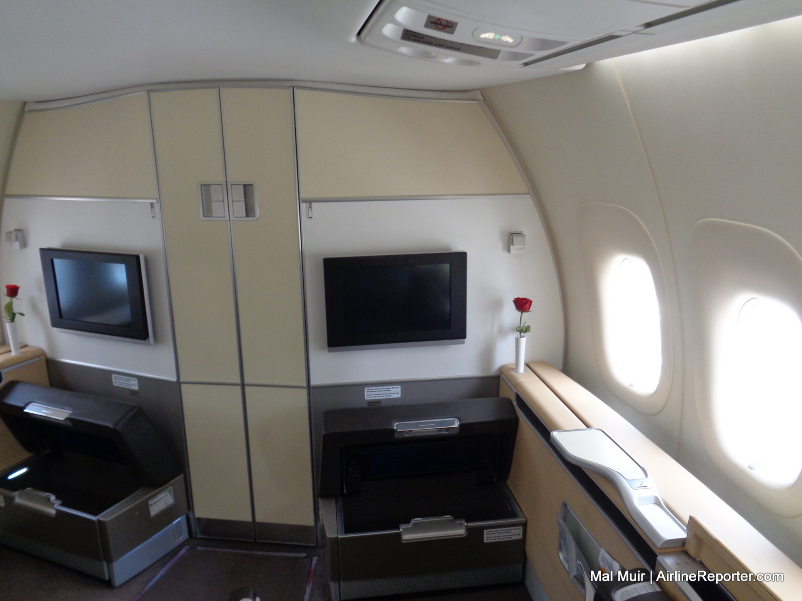 boeing 747 inside first class