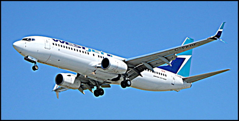 WestJet 737 on arrival at YVR : AirlineReporter